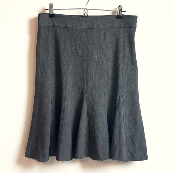 Tailor B. Moss Flare Midi Skirt Gray Women’s Size 10 Stretch Solid Mid Rise - Picture 3 of 8